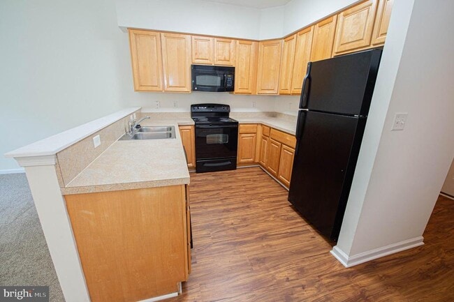 Building Photo - 420 Parkview Ct