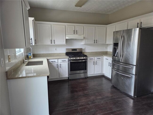 Building Photo - 590 Clairidge Ln SW