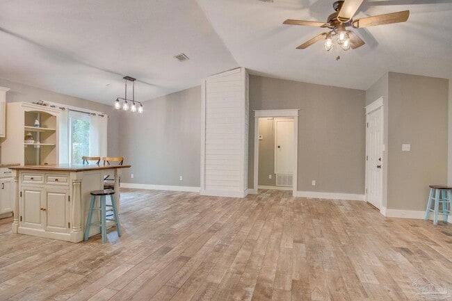 Building Photo - 8262 Pamplona St