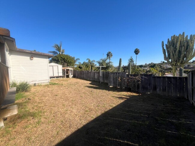 Building Photo - 705 Grapevine Rd