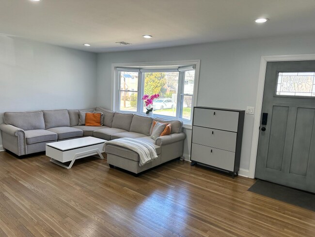 Building Photo - 24 Prescott St