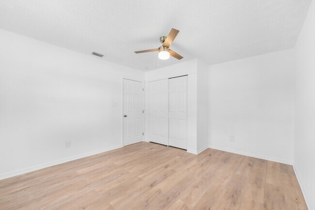 Building Photo - 6143 Tanglewood Dr NE