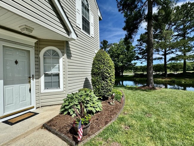 Building Photo - Available 06-15-25! End-Unit Condo w/2 Pri...