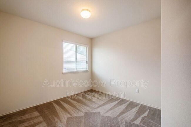 Building Photo - 100 Azurite Dr