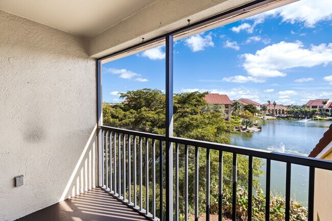 Building Photo - ** FAIRWAY PRESERVE ** 1 BED / 1 BATH CONDO - PET OK! - LAKE VIEW - NORTH NAPLES - ANNUAL RENTAL
