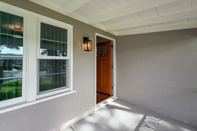 Building Photo - 431 Deodar Ave