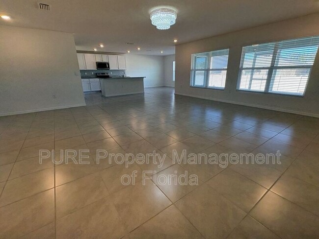 Building Photo - 618 SE 65th Terrace