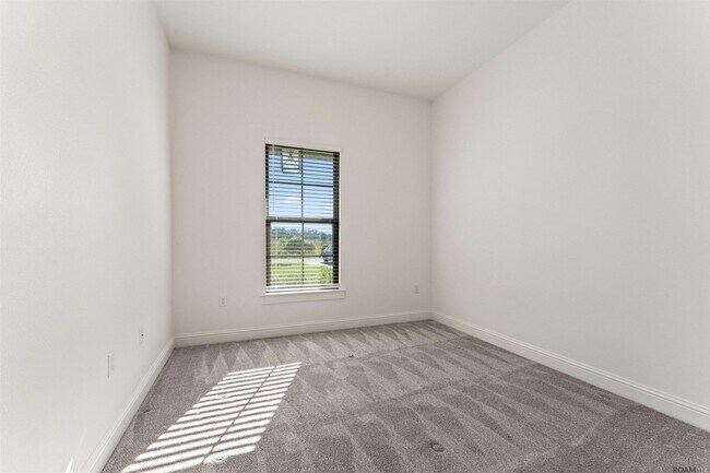 Building Photo - 12664 Brown Rd