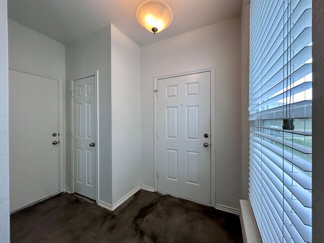 Building Photo - 9117 Southwick Dr