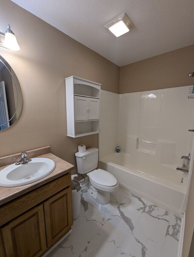 Building Photo - FOR RENT – Gorgeous 3 Bed, 2 Bath Home in ...