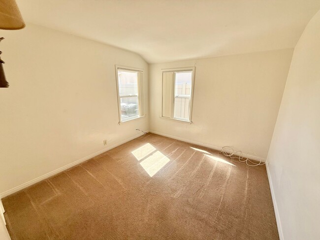 Building Photo - Beautiful 3 bed/1 bath unit in San Clemente