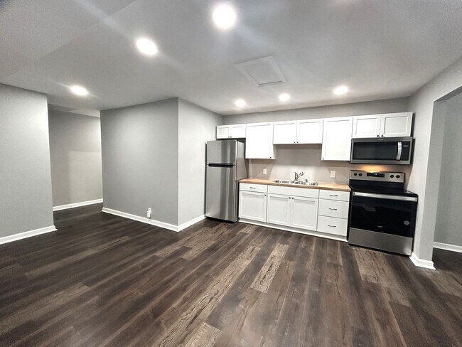 Building Photo - 2941 S 10th St