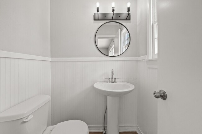 Building Photo - 1912 22nd St