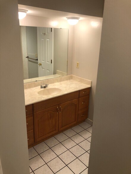 Building Photo - 254 Sloans Grove Rd