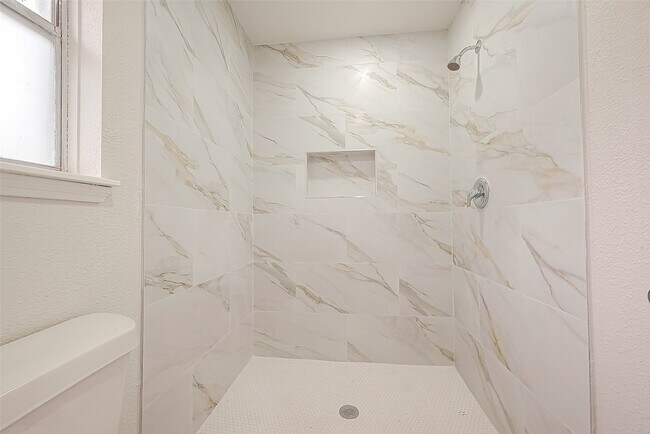 Building Photo - 6919 Maczali Dr