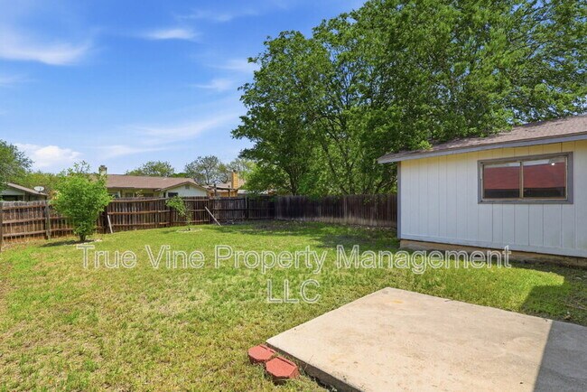 Building Photo - 7911 Corona Ridge