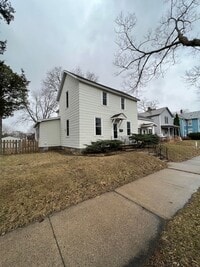 Building Photo - 1326 Mississippi St
