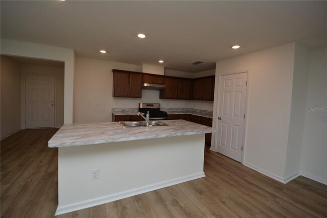 Building Photo - 19 Waverly Ln