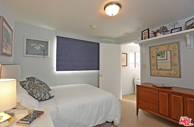 Building Photo - 2673 Mandeville Canyon Rd