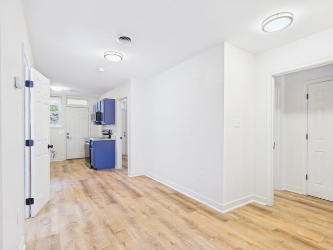 Building Photo - 411 Gilmer St