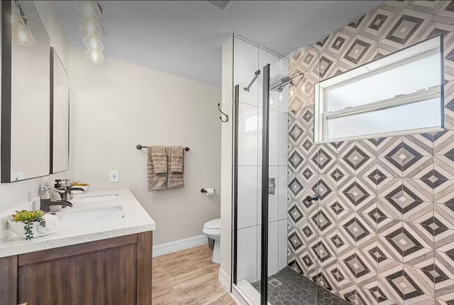 Building Photo - 4740 NE 18th Ave