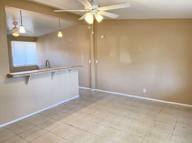 Building Photo - 509 N Williams