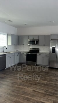 Building Photo - 100 Crest Pointe