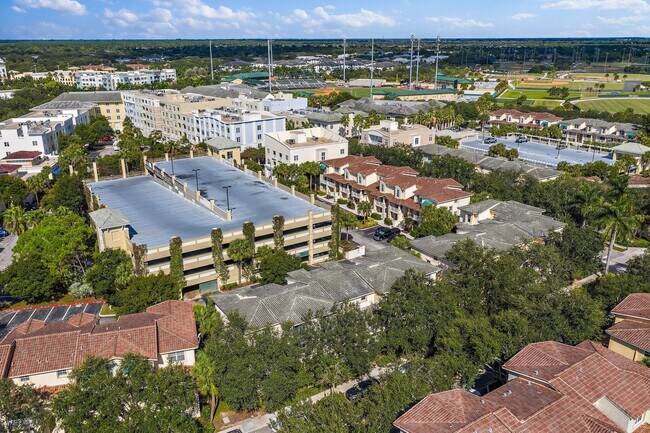 Building Photo - 1203 Town Center Dr