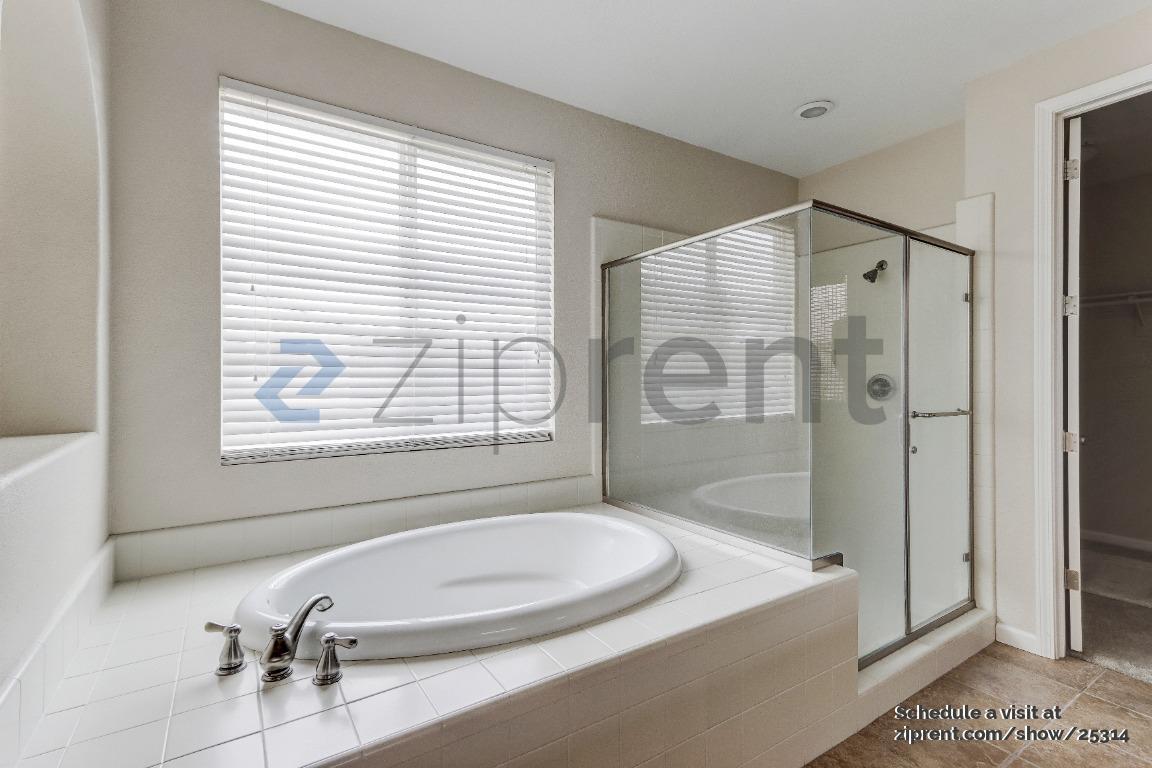 Building Photo - 4632 Hutchinson Ln