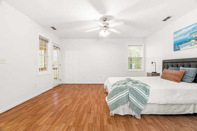 Building Photo - 2221 Mountain Mist Ct