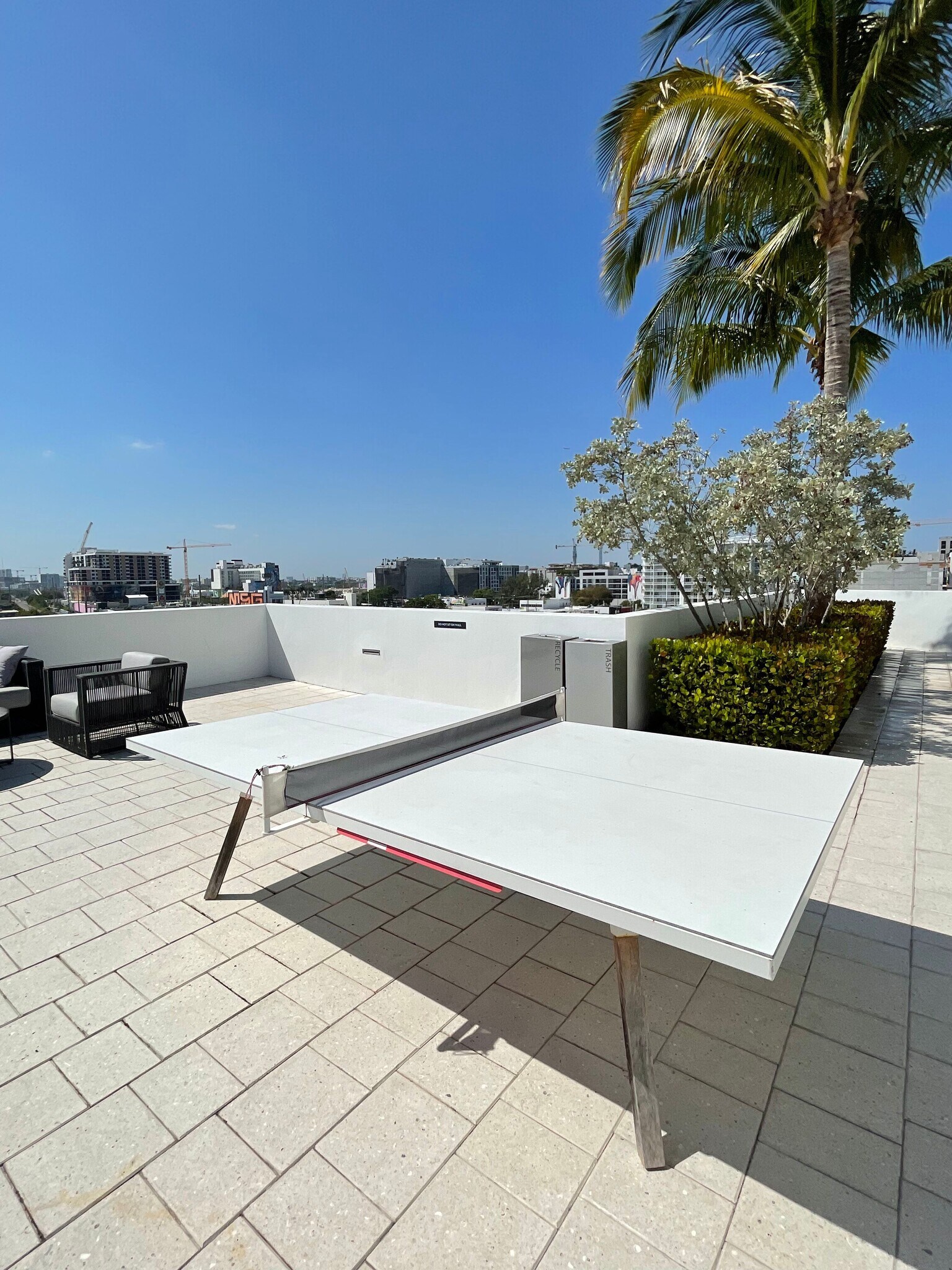 Building Photo - 405 NE 28th St