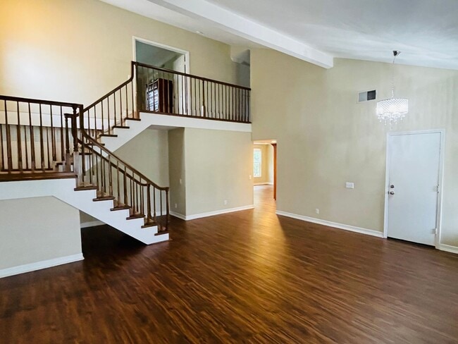 Building Photo - Beautiful 5 bedroom Irvine home
