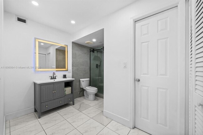 Building Photo - 401 Golden Isles Dr