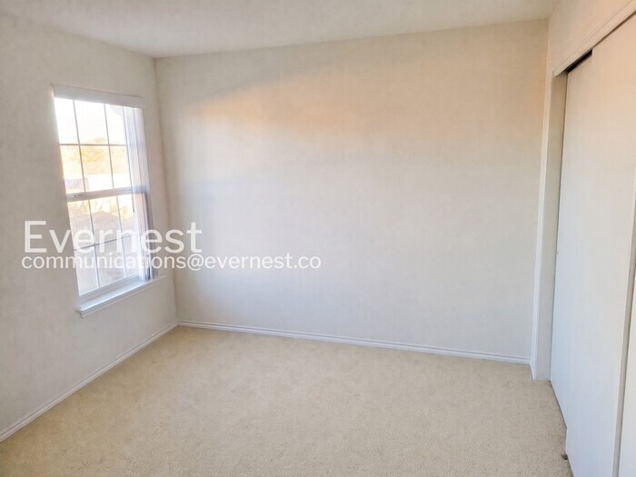 Building Photo - 7200 Derby Downs Dr
