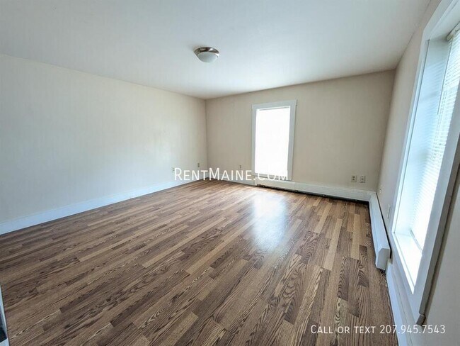 Building Photo - 12 Spring St