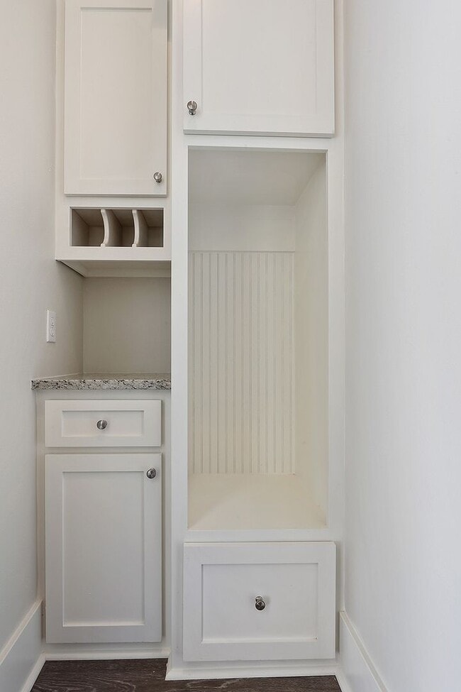 Building Photo - Luxury Townhome in Preserve at Harveston! ...