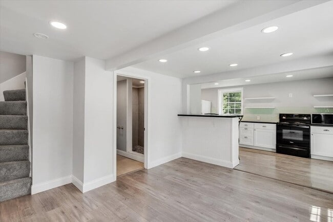 Building Photo - 32 Jerry Way