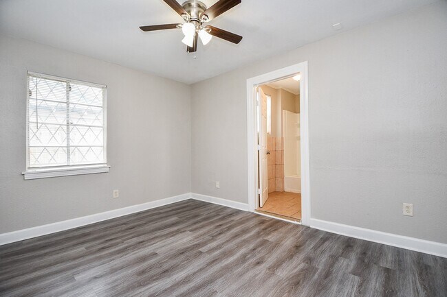 Building Photo - 1606 Harris Ave