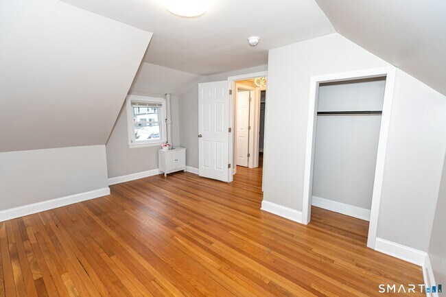 Building Photo - 99 Jordan Ln