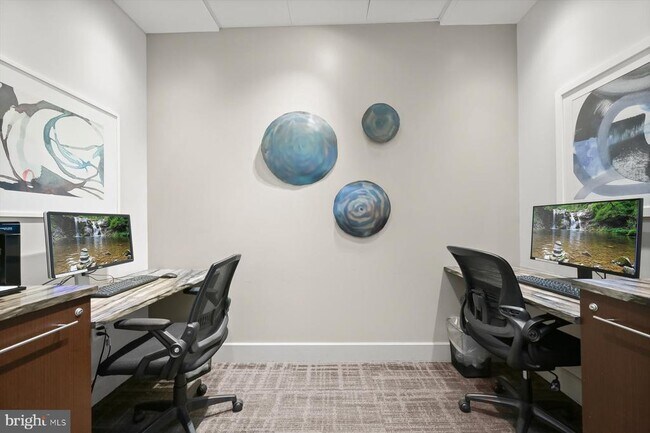 Building Photo - 100 Harborview Dr