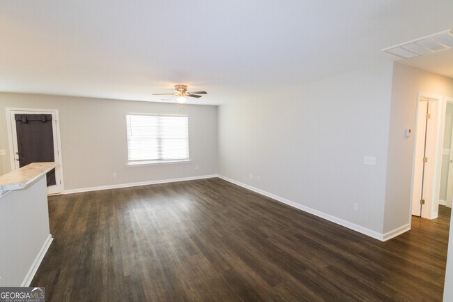 Building Photo - 123 Callaway Cres