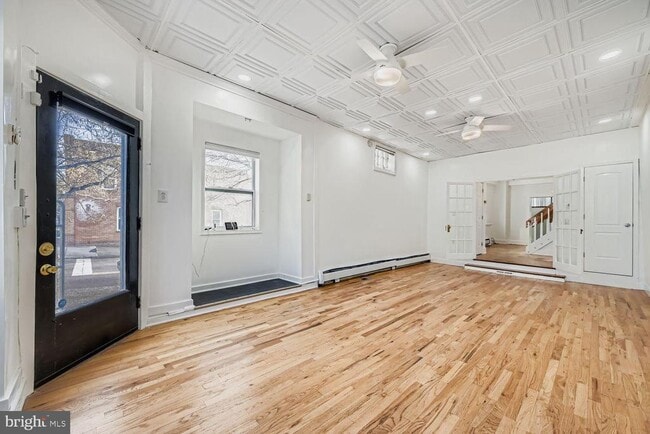 Building Photo - 3143 Dillon St