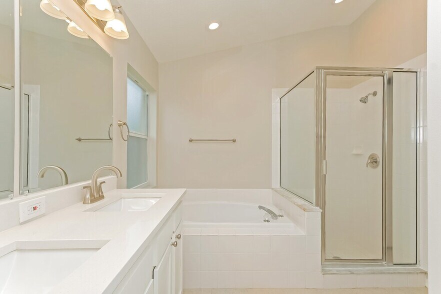 Building Photo - 1464 Lake Shore Ranch Dr