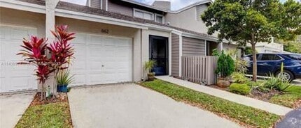 Building Photo - 662 Woodgate Ln