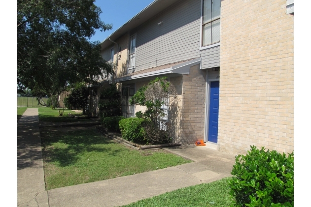 Primary Photo - Kinghurst Apartments and Condos