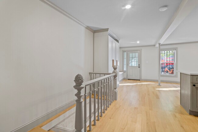 Building Photo - 347 Kosciuszko Street