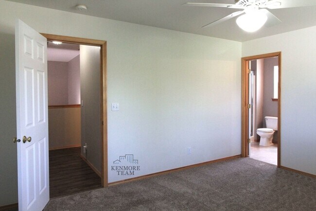 Building Photo - 4 Bedroom, 3 Bath Home in South Kennewick