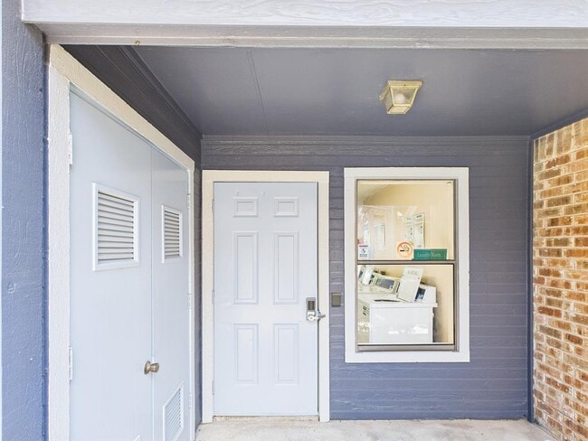 Building Photo - 2500 Burleson Rd