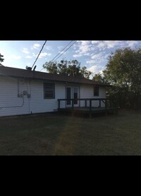 Building Photo - 715 Patricia Dr