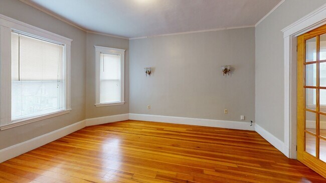 Building Photo - 8 Olmstead St